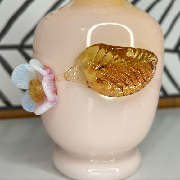 Victorian Stevens & Williams Cased Glass Overlay Vase w/ Applied Flower & Leaf - Picture 3 of 13